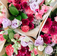 Load image into Gallery viewer, Valentine&#39;s Day Bouquets

